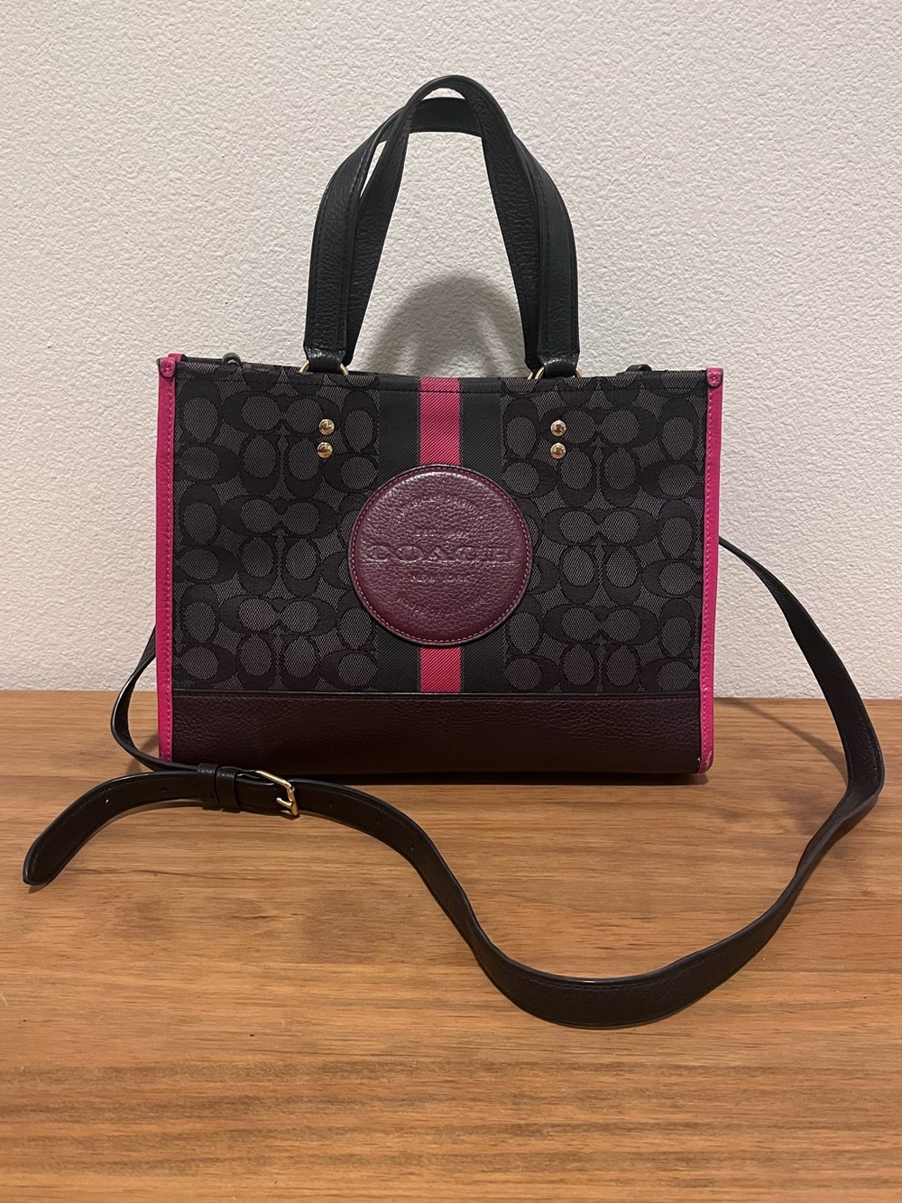 COACH Dempsey Carryall C8448 - Signature Jacquard Black/Pink/Burgundy